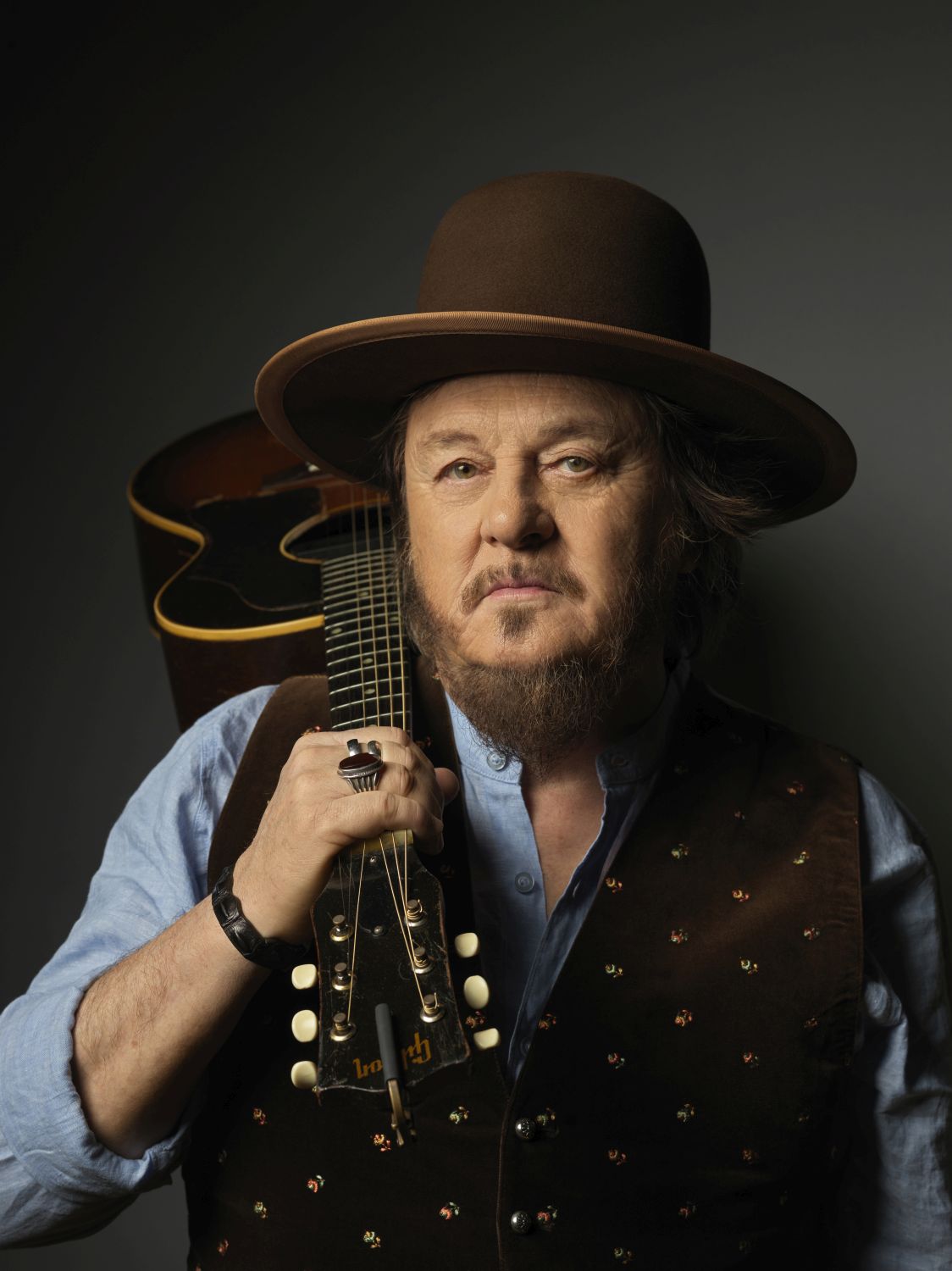 ZUCCHERO "SUGAR" FORNACIARI: da oggi online il video del nuovo singolo "AMOR CHE MUOVI IL SOLE" (in radio e in digitale), l'8 novembre uscirà il nuovo album "DISCOVER II".