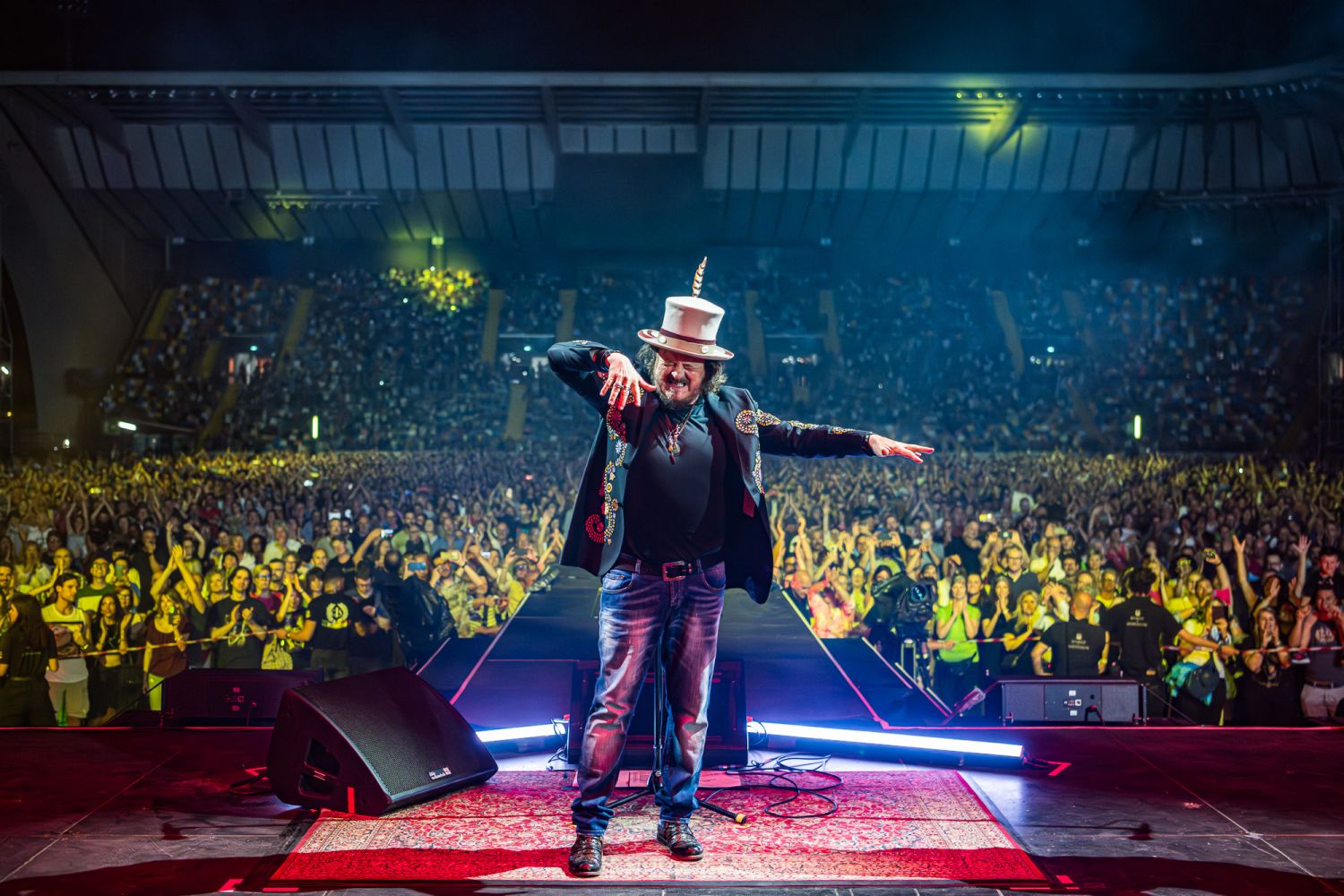 ZUCCHERO "SUGAR" FORNACIARI nel 2025 torna live in Italia negli stadi (19 giugno: Ancona, 21 giugno: Bari, 26 giugno: Torino, 28 giugno: Padova; Roma coming soon…)